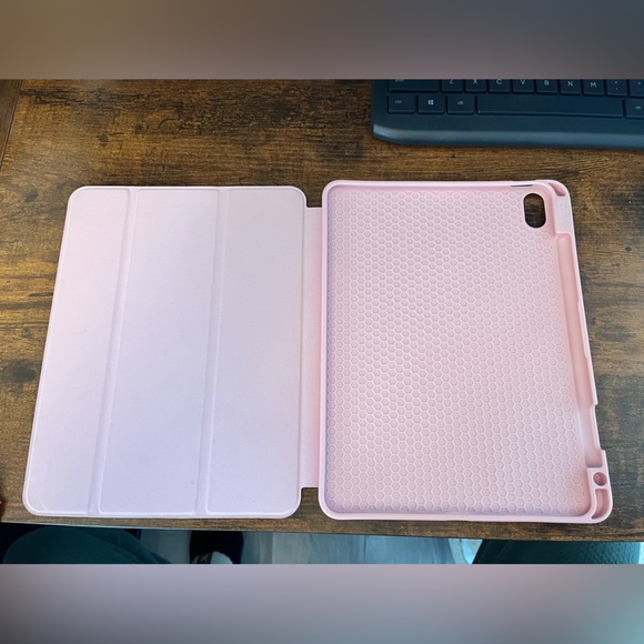 IPad Case, Hard Trifold Marbled Pink - Picture 3 of 9